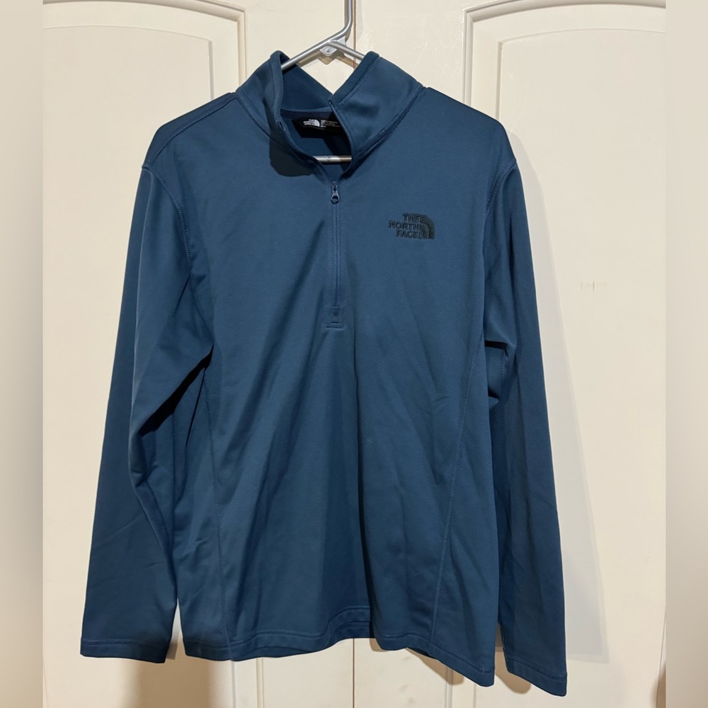 The North Face Men's Blue quarter zip size medium